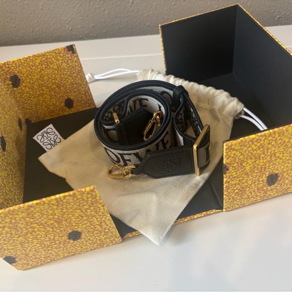 LOEWE NWT Anagram Strap in Jacquard and Calfskin - Navy - Picture 2 of 7